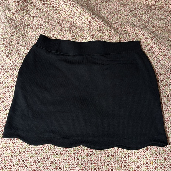 Pebble Beach black scalloped skirt - Picture 7 of 7